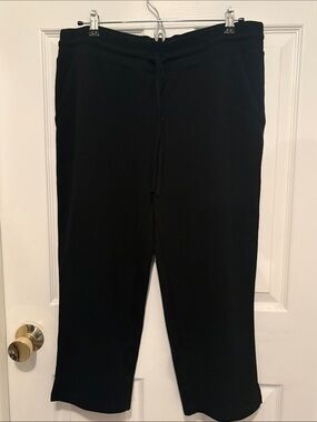 32° COOL Black Activewear capri pants